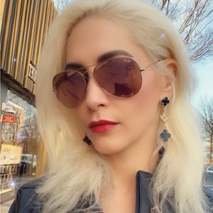 Meet your Posher, Bari